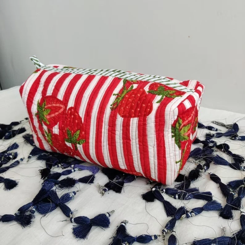 Indian Red Striped Cotton Quilted Toiletry Purse Cosmetic Storage Bag Of 3 Pc US
Opens in a new wind