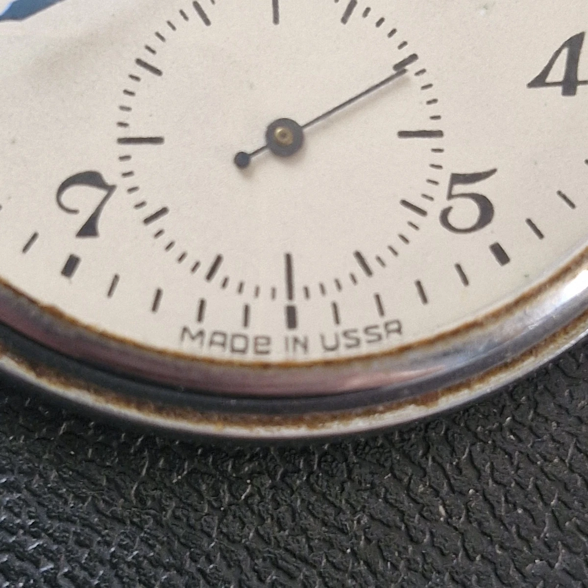 Reloj de bolsillo Sekonda vintage años 50 cara abierta delgado con cadena. hecho URSS. Funcionando