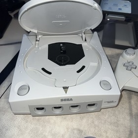 GDEMU SEGA Dreamcast Bundle, 2 Controllers, Accessories! And Game! Tested!