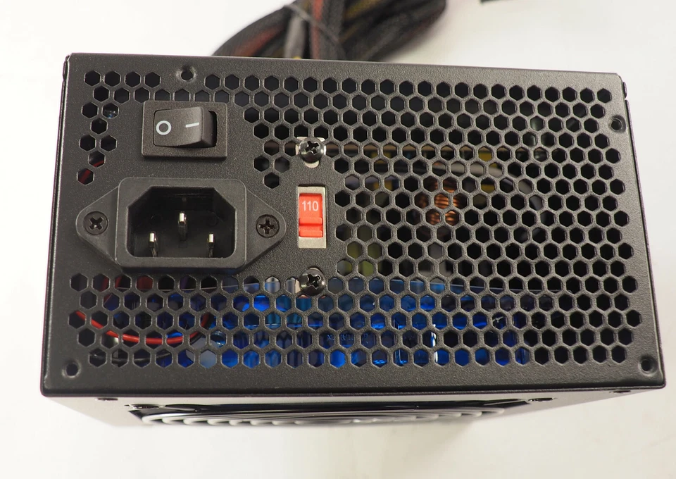 Apevia BEAST700W Power Supply Unit  - Image 4 of 4