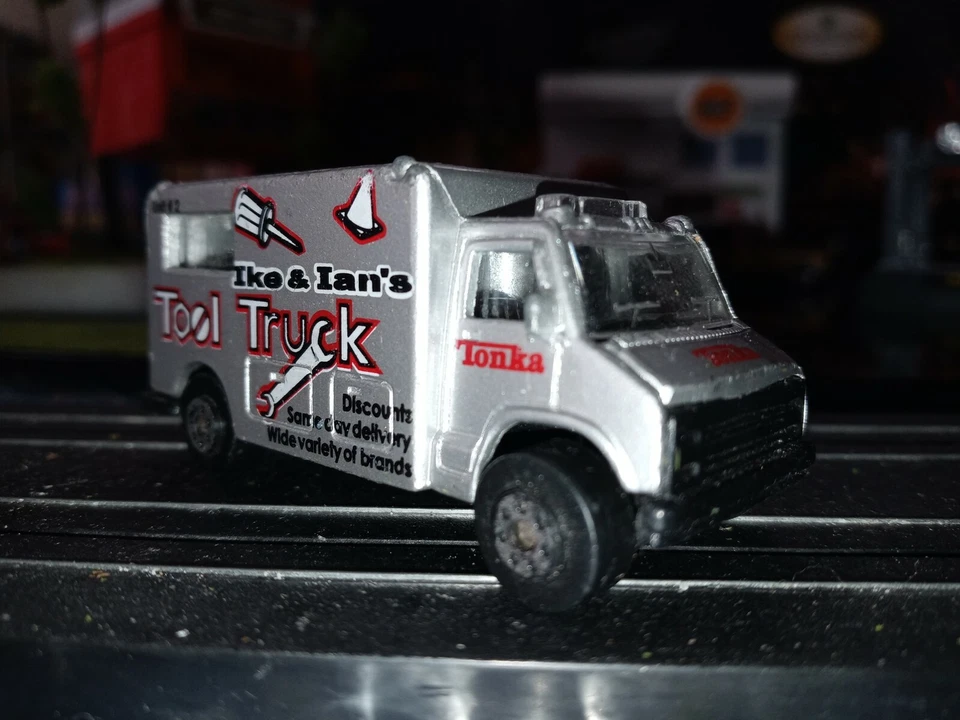 Camión de herramientas Maisto Silver Tonka Ike & Ian’s 2002 - 1/64 suelto bonito aspecto Foto 4 de 4