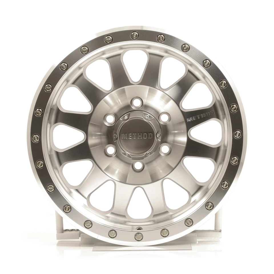 Method Race 304 DOUBLE STANDARD Wheel 17x8.5 (0, 6x139.7) Machined Single Rim - Image 3 of 4