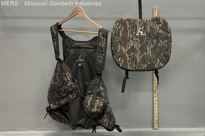 Ol' Tom Turkey Hunting Vest Mossy Oak Greenleaf Camo With Seat OSFM
