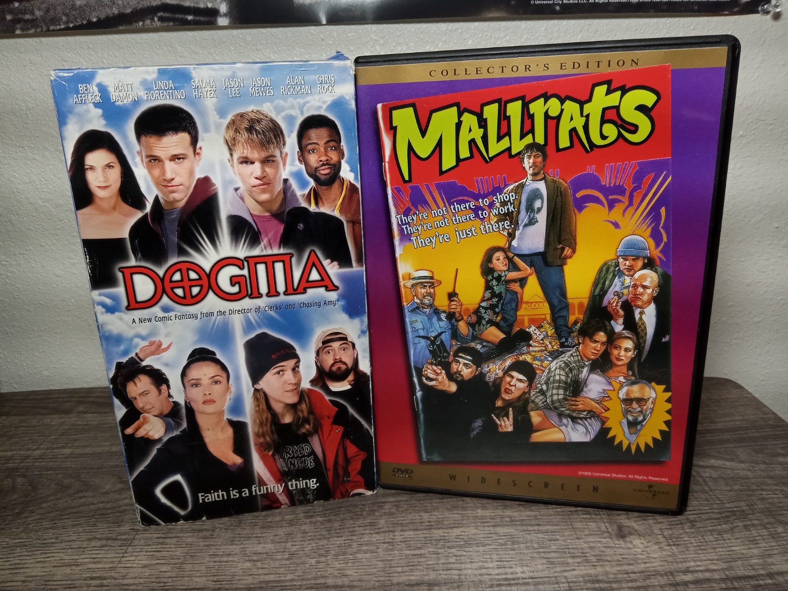 Dogma 2000 VHS, Mallrats DVD 1999 - NOT TESTED