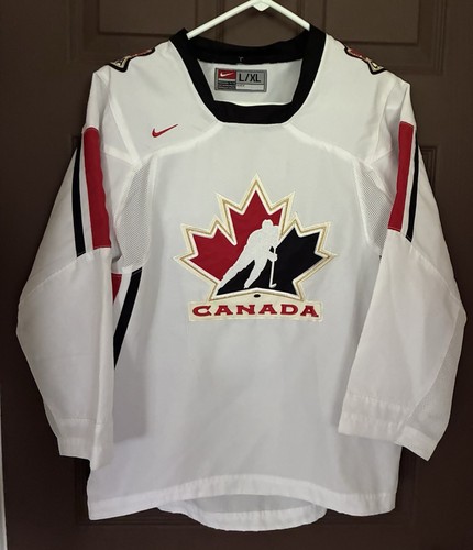 Nike Canada Hockey Jersey National Team Teen Size L/XL Maple Leaf White Jersey