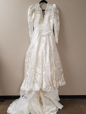 VTG 1980s Wedding Dress w/ Appliques Beadwork Long Sleeve Size 10