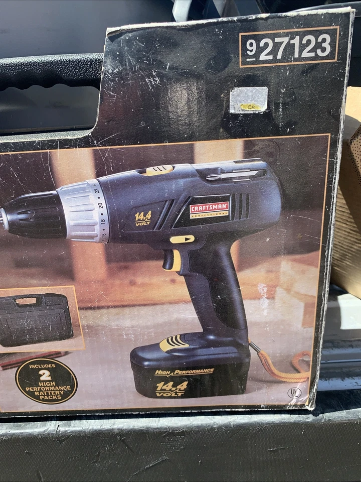 Taladro-atornillador inalámbrico Craftsman 3/8 pulgadas 14,4 voltios Foto 2 de 4