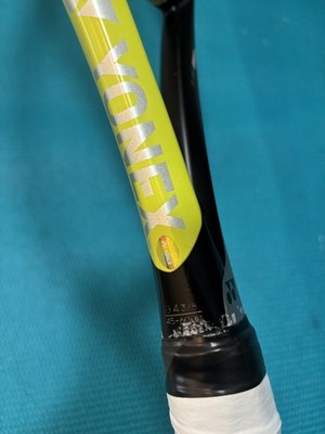 Yonex ezone ai 98 air impulse- Grip 4 3/8 In Good Used Condition.