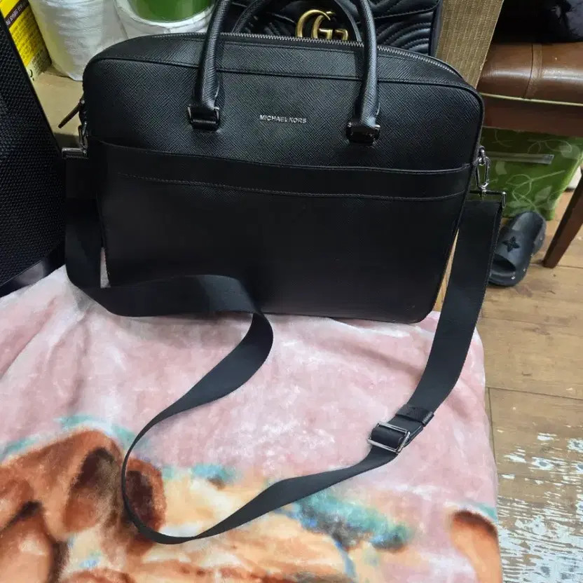 Michael Kors Black Document Shoulder Bag Unisex