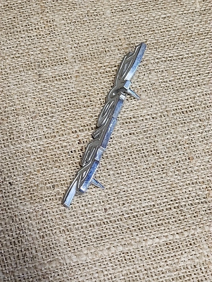 Guardabarros emblema plumero Plymouth vintage fabricante de equipos originales parte 46430 1972-1976 3680304 Foto 3 de 4