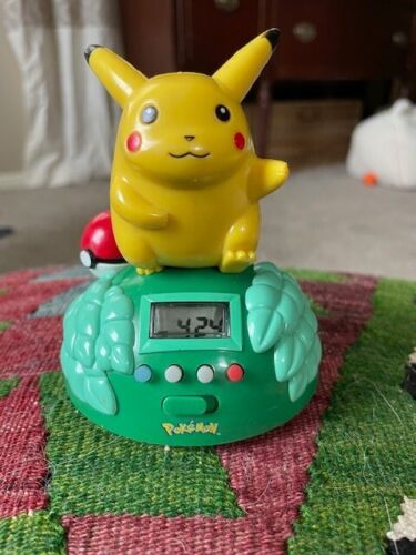 Pikachu Alarm Clock - Pokemon Vintage 1999 4.25" Working - cards & book come w/ - 第 1/8 張圖片
