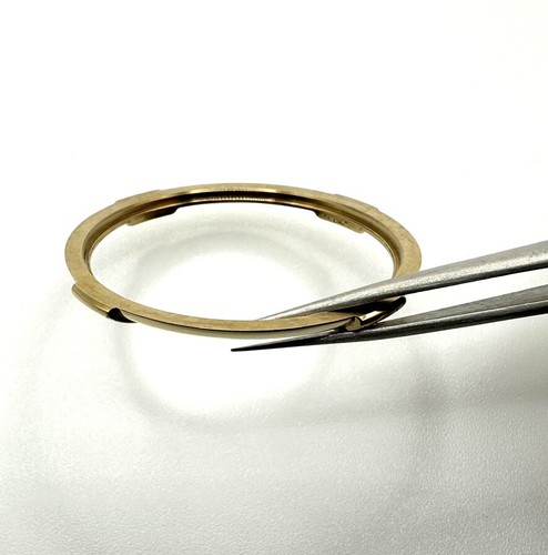 Preowned Genuine Gucci 9045M Yellow Gold Color 34.6mm Bezel Part - Picture 5 of 11