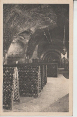 MOET & CHANDON CHAMPAGNER - DER KELLER B&W POSTKARTE