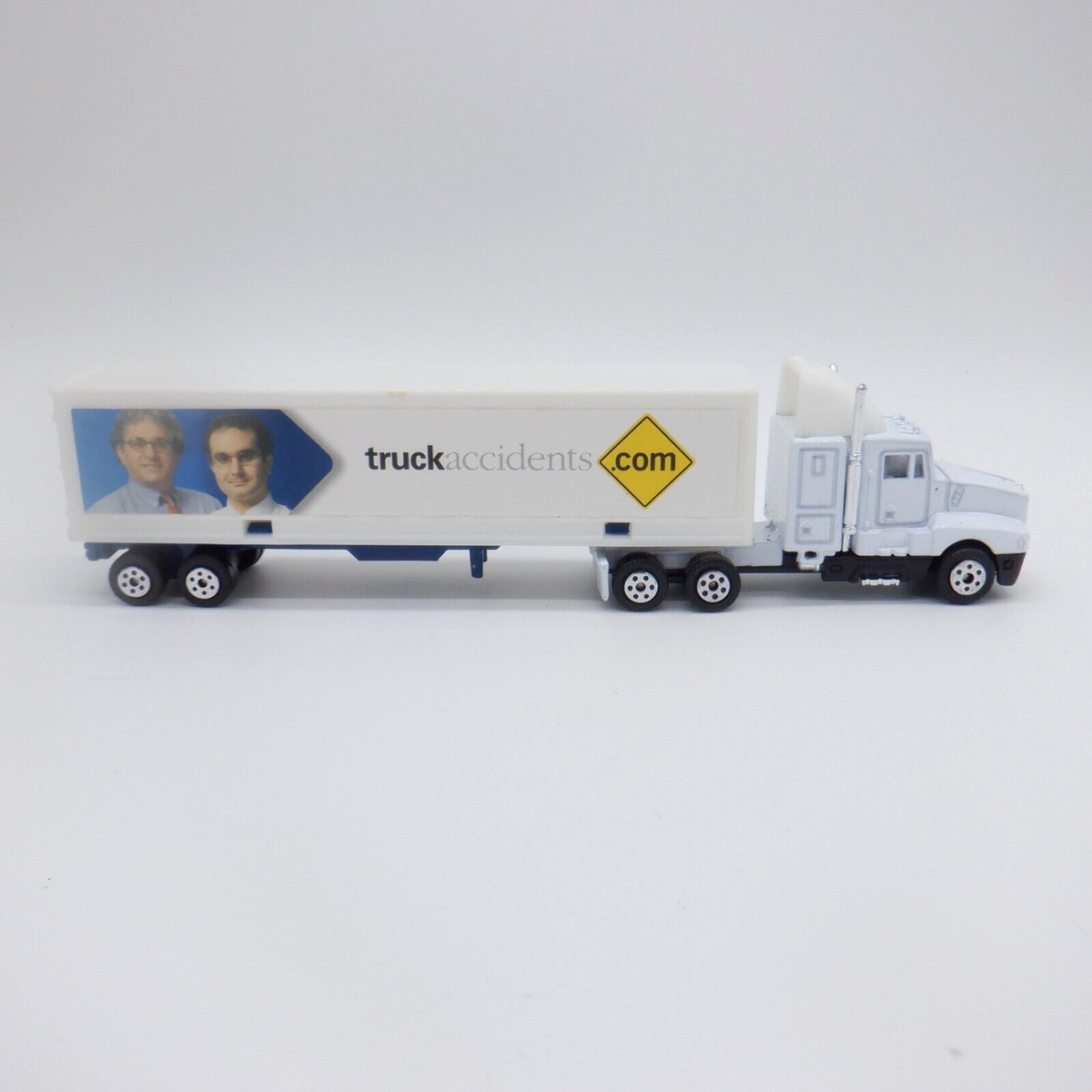 Weller Dicast And Plastic Kenworth T600 Aerocab 1:64 Scale | eBay