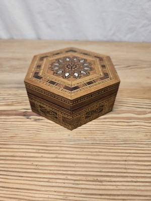 VINTAGE SECHSECKIGE SADELI KHATAM INTARSIEN HOLZ SCHMUCK SCHMUCKKÄSTCHEN MOP