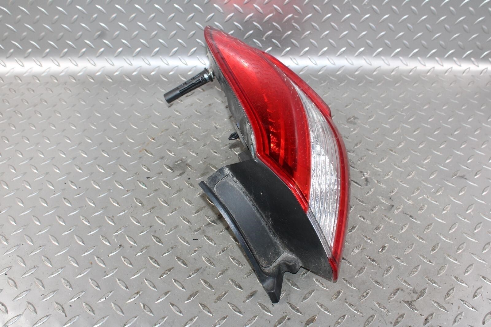 14-19 Ghibli Quarter Passenger Right RH Taillight Tail Light Lamp Lens OEM WTY