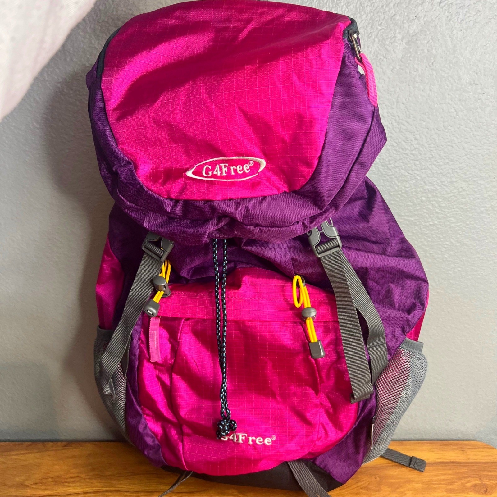 G4 Free Hiking Waterproof Daypack Backpack Hiking Lightweigh