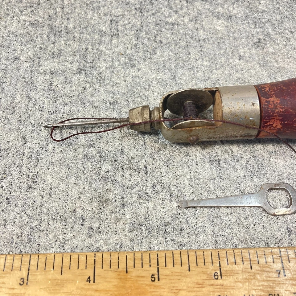 Vintage C.S. Awl de coser Osbourne automático #413 costura de cuero EE. UU. Foto 4 de 4