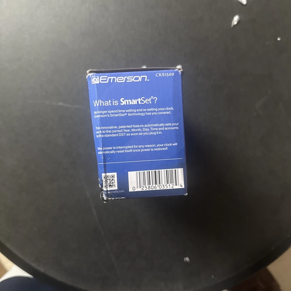Emerson Smart Set Dual Auto Setting AM/FM Radio Alarm Clock Digital Big Number - Image 4 of 4