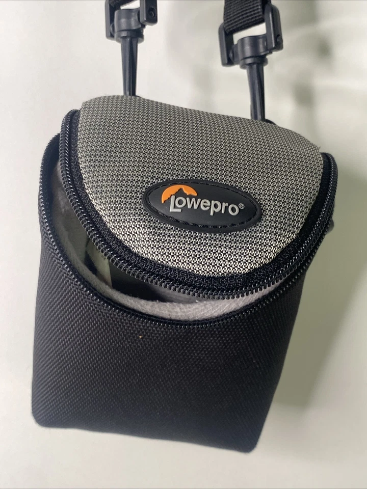 Lowepro D-Res 8 Camera Bag, Water-Resistant - Image 2 of 4