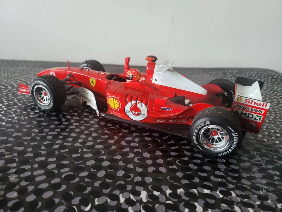 1/18 MATTEL ELITE (NO MINICHAMPS) F1 FERRARI F2004 M. SCHUMACHER #1 DIRT EDITION - Photo 4/4