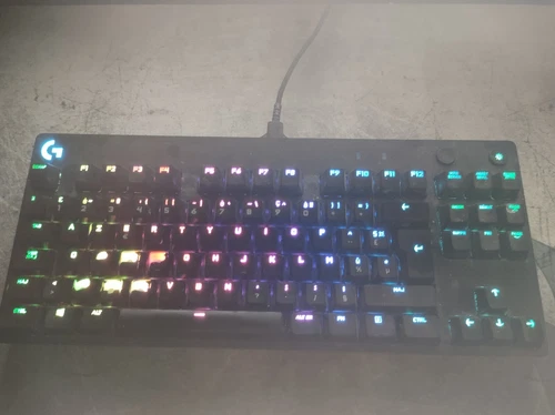 gaming keyboard, black, bleu switches, rgb lights, logitech g pro