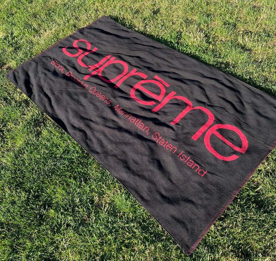 Supreme Five Boroughs Towel Black/Red New in bag