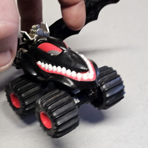 Monster Truck Mattel Hot Wheels Car 1992 Attack Pack "Darkclaw" con gancho - Imagen 6 de 10