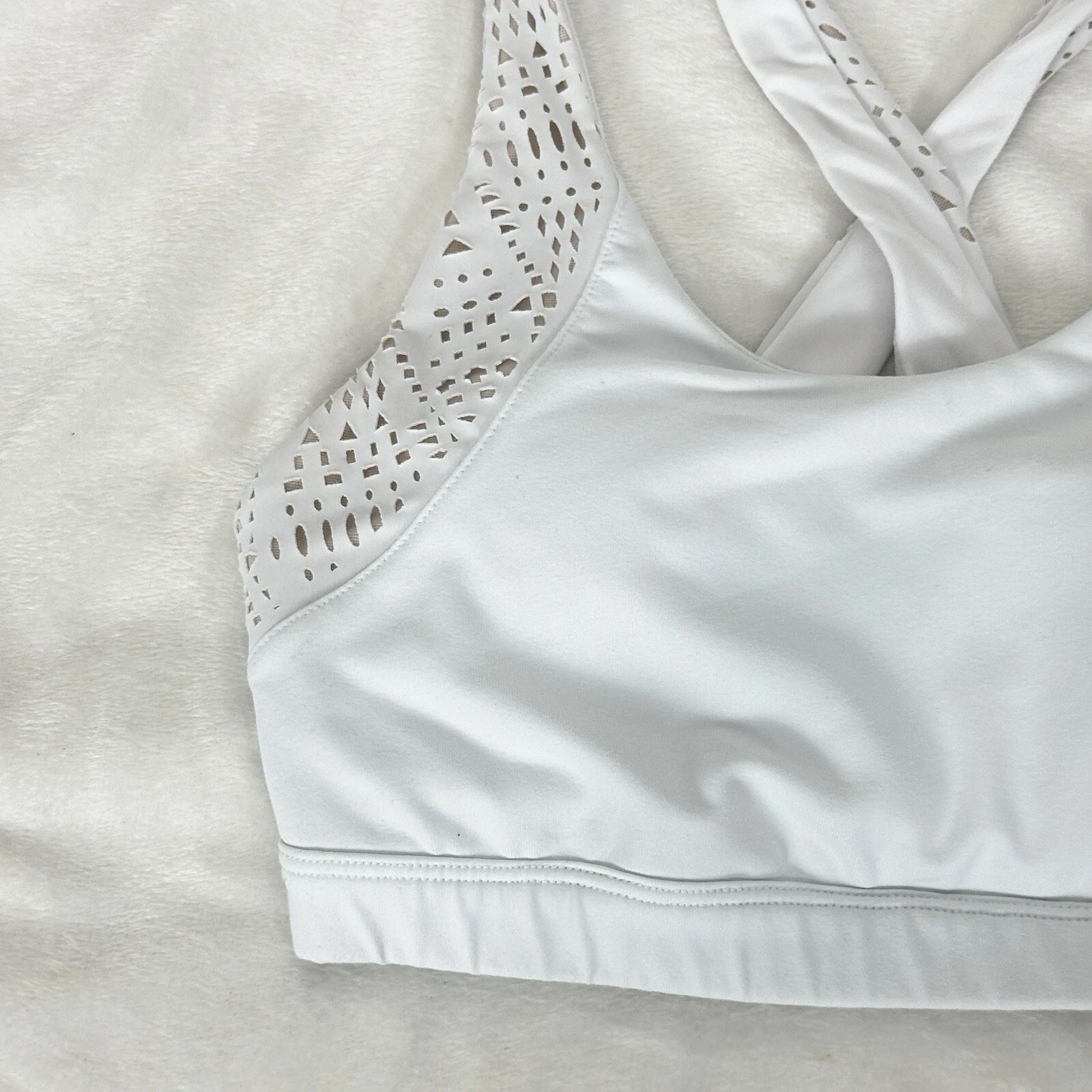 alo-yoga patina laser cut sports tank-bra