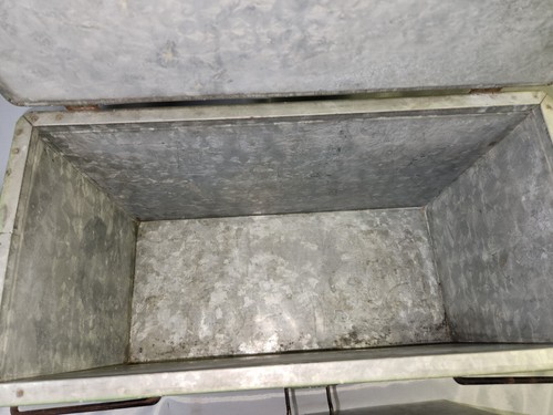 VINTAGE 1940's GREEN METAL GALVANIZED COOLER w/ ZINC INTERIOR & SMALL INNER BOX! - Picture 14 of 18