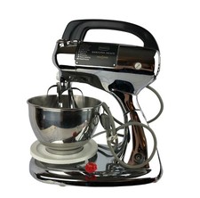 Hamilton Beach Scovill Chrome Model 25 Stand Mixer 10 Speed Beaters Bowl