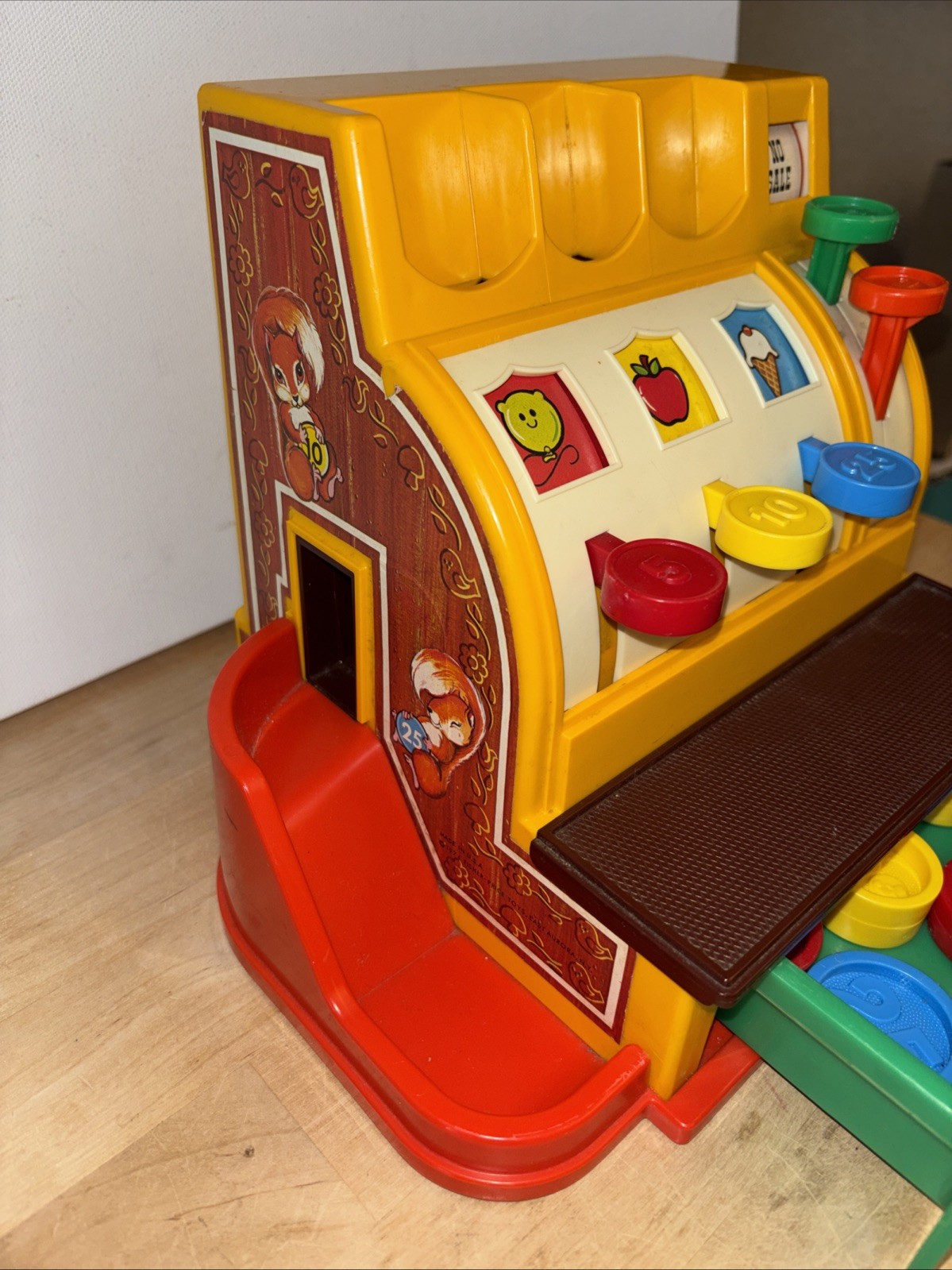 как выглядит Vintage Fisher Price Cash Register with All 6 Coins. Works Fine. фото
