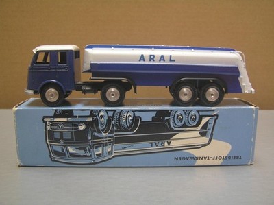Marklin 8032 Mercedes Benz Aral Petrol Tanker Truck made in Germany MIB
