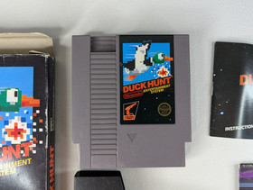 Duck Hunt - (NES, 1985) *CIB w/ Hang Tab* Black Box* 5 Screw Circle Seal Vintage