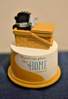 Hallmark - Music Box - No Place Like Home - Wizard of Oz Yellow Brick Road Toto