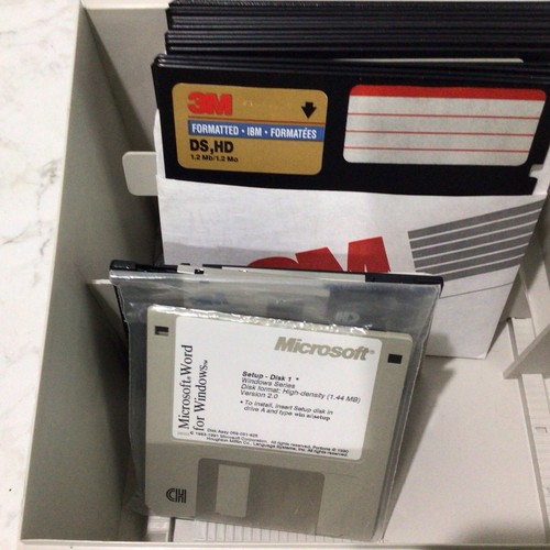 Fellowes 90111 7.75” Floppy Disc Holder, Diskette Filing Storage w/ Diskettes - Afbeelding 3 van 6