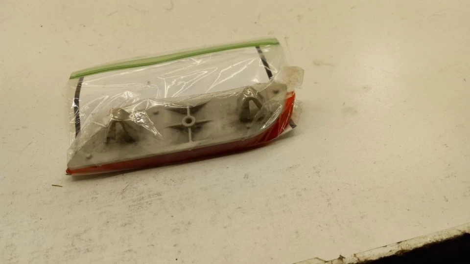 Задний габаритный фонарь Subaru Impreza 2008 2009 2010 2011 2012 годов выпуска - Изображение 2 из 4