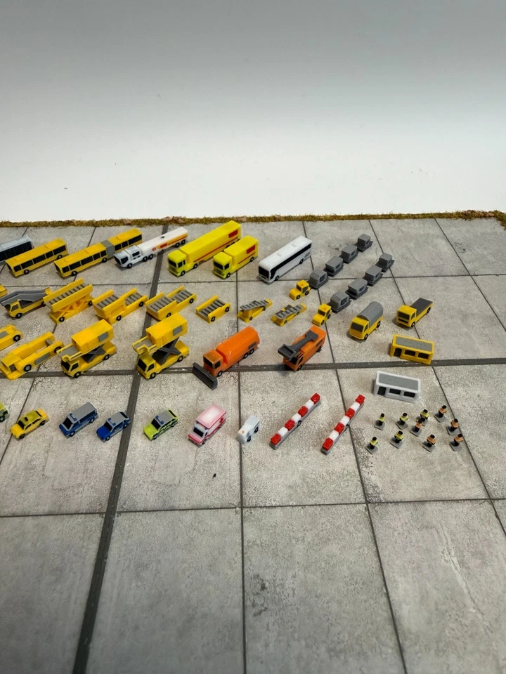 per Herpa Wings 1:500 / 1:400 GSE set veicoli veicoli / accessori aeroportuali - Immagine 4 di 4