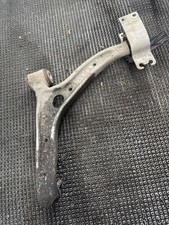 Mercedes-Benz CLA C117 X117 W117 2015 Vorne rechts Querlenker Achsschenkel vorne Mercedes-Benz CLA C117 X117 W117 2015 Vorne rechts Querlenker Achsschenkel vorne