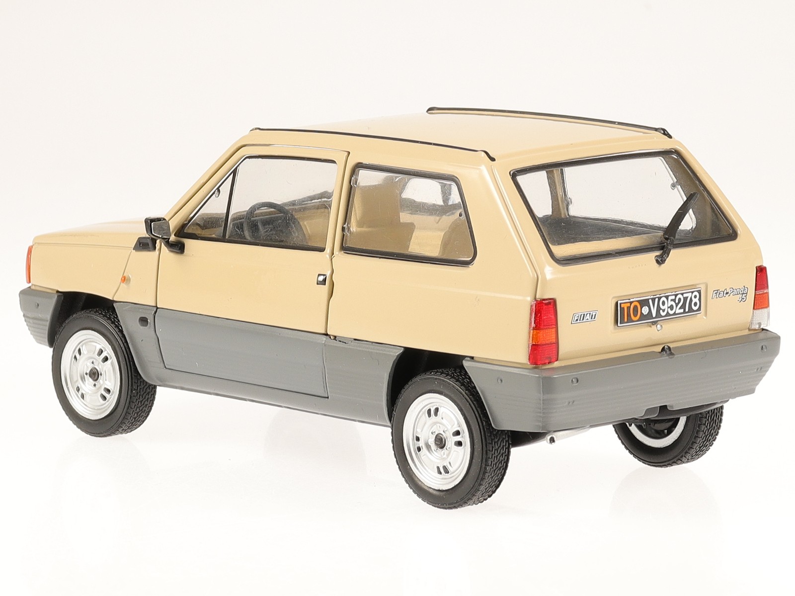 Fiat Panda 45 1980 Beige Modello 1:24 foto 6