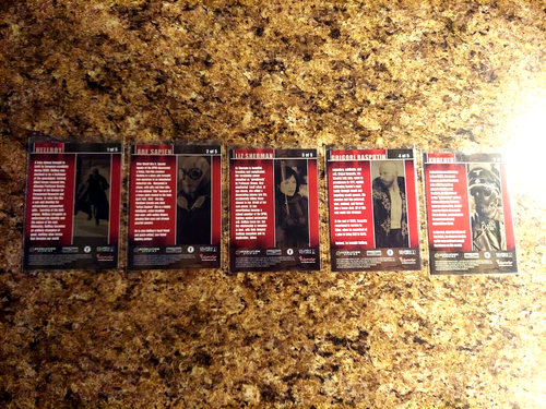 HELLBOY 72 CARD TRADING CARD SET + ALL 26 BONUS CHASE CARDS INKWORKS 2004 "READ" - Picture 9 of 13