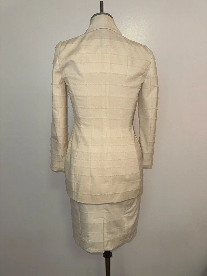 Conjunto de traje falda marfil John Galliano talla 8 - 1999 Foto 3 de 4