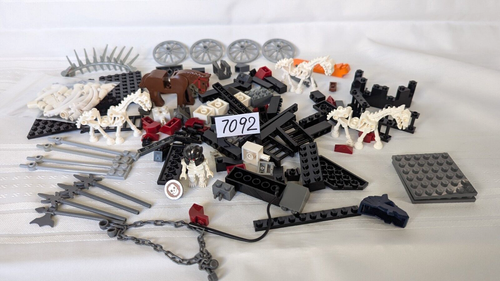 LEGO CASTLE 7092 SKELETONS' PRISON CARRIAGE incomplete