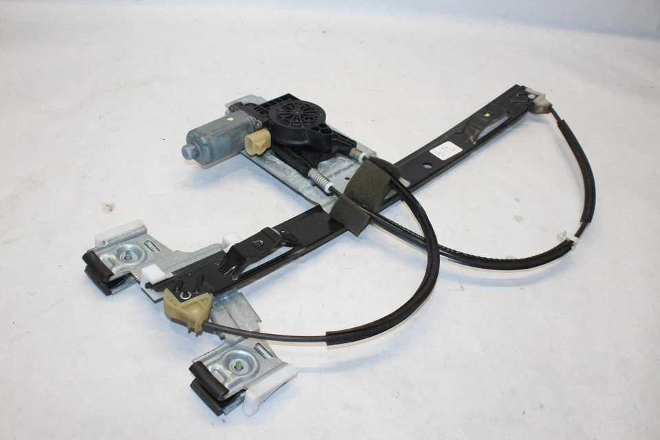 2002 - 2009 CHEVROLET TRAILBLAZER REAR LEFT DR SIDE WINDOW REGULATOR & MOTOR OEM - Image 4 of 4