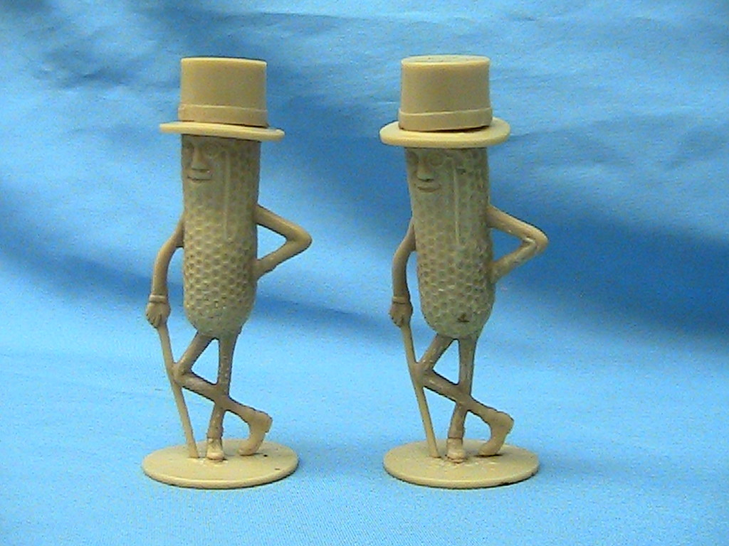 VINTAGE MR PEANUT SALT AND PEPPER SHAKERS | eBay