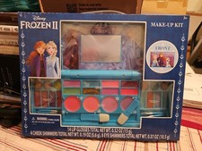 DISNEY FROZEN II Make-Up Kit DMC Movie Club Exclusive Cosmetics Compact SET NEW