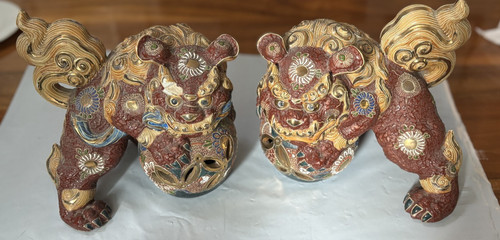 Vintage Pair of Japanese Kutani Shishi Lion Dogs Hand-Painted Free Shipping