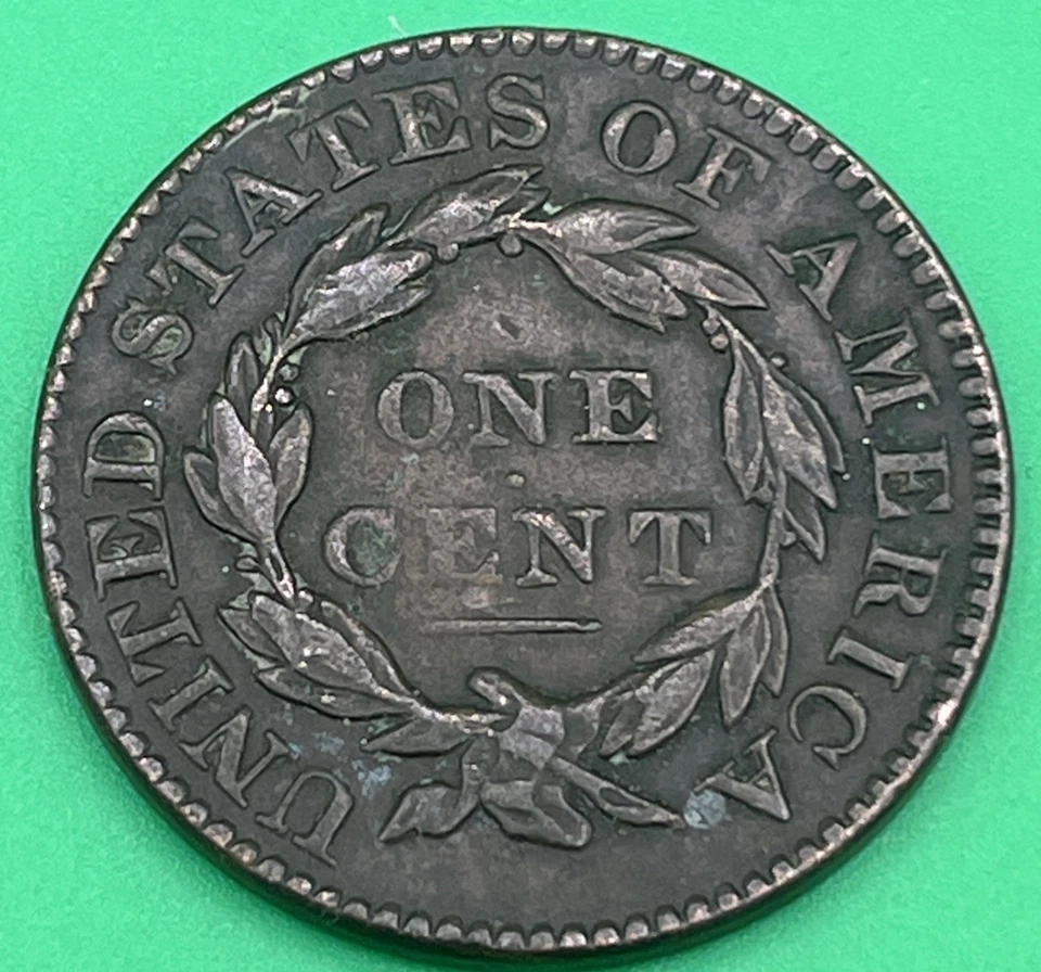 Centavo grande 1831, cabeza de corona, letras pequeñas en estado bastante bueno + mejor fecha marrón chocolate Foto 4 de 4