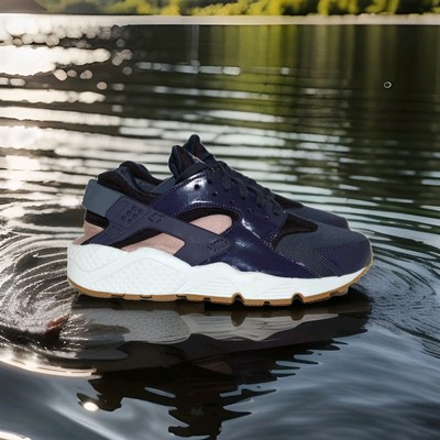 Nike Air Huarache Run  W Running Shoes - US 7 - Women's Sneakers