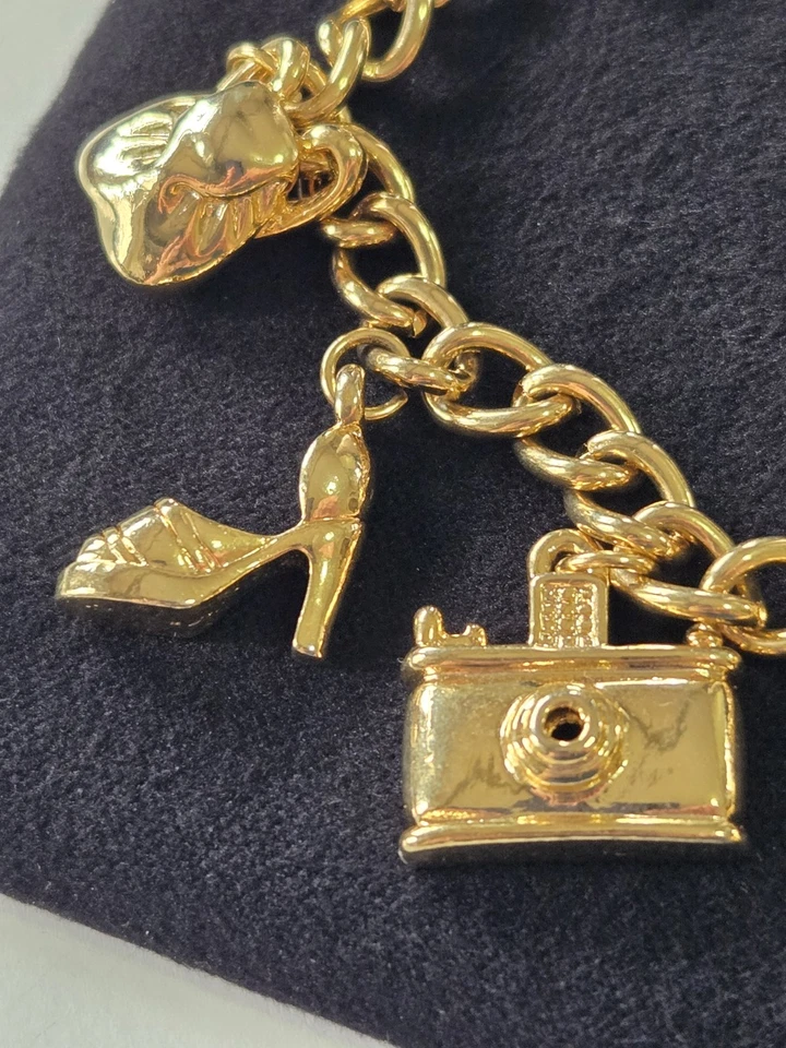 Berloque robusto tom dourado pulseira fecho alternado câmera bolsa salto berloques 7,25" em excelente estado usado - Imagem 3 de 4